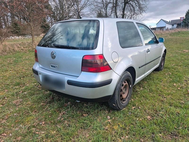 Gebraucht VW Golf IV 105 PS (77 kW) 2001 Silber Limousine