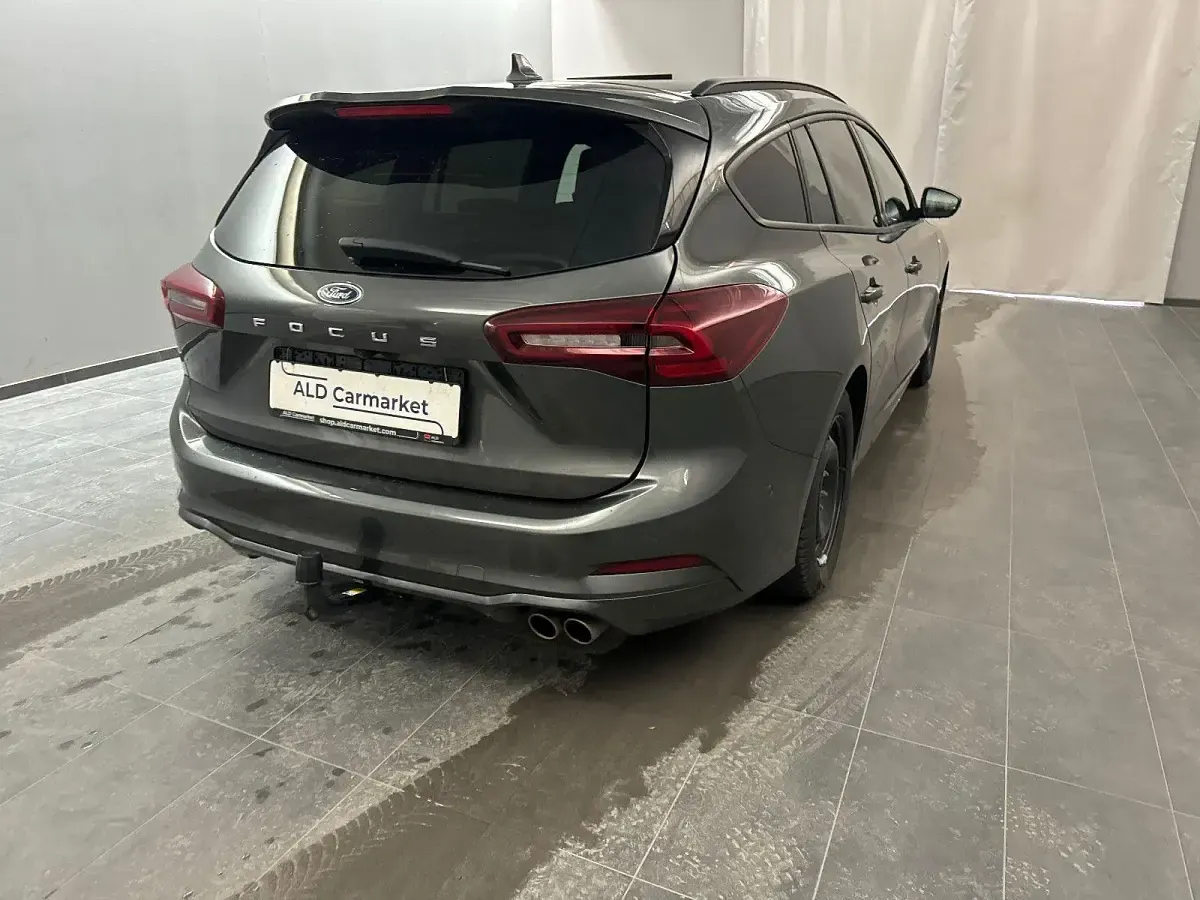 Gebraucht Ford Focus ST-Line X 155 PS (114 kW) 2024 Grau Kombi
