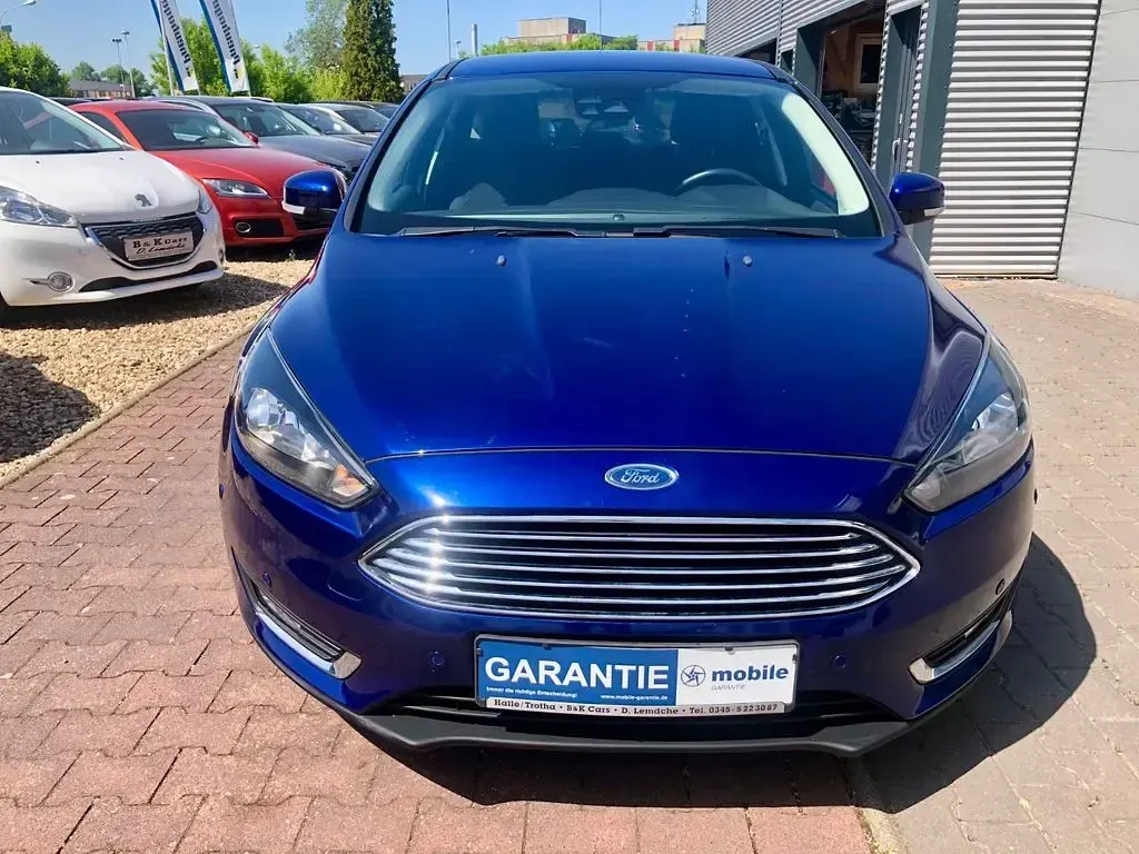 Gebraucht Ford Focus Titanium 120 PS (88 kW) 2016 Blau Limousine