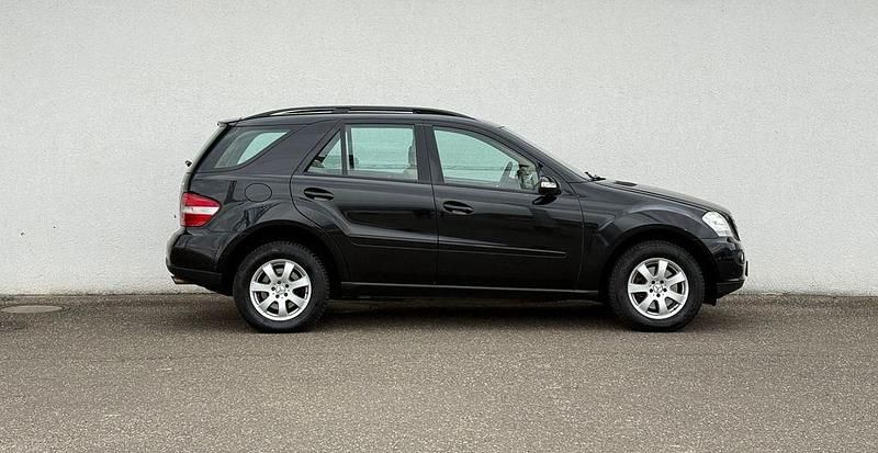 Gebraucht Mercedes ML320 224 PS (164 kW) 2005 Schwarz SUV