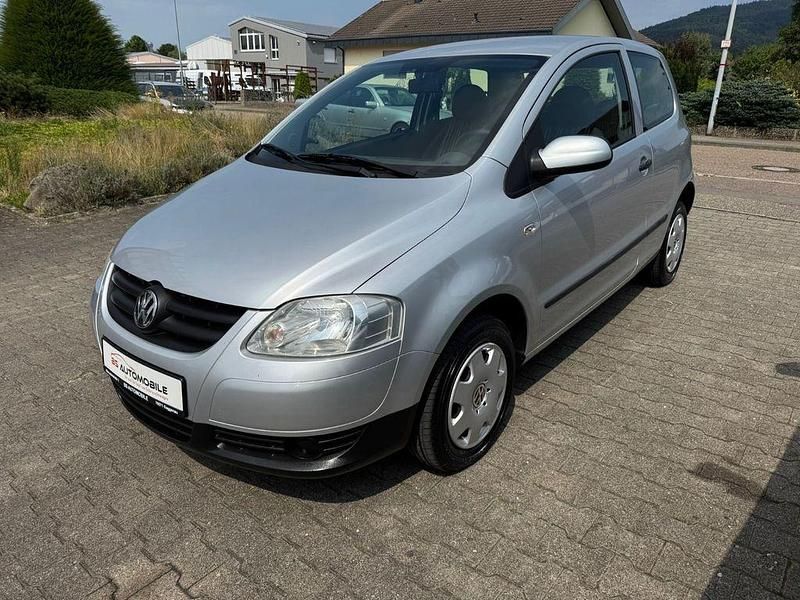 Silber Gebraucht 2006 VW Fox Basis Kleinwagen | 3.980 € - Bild 1/4