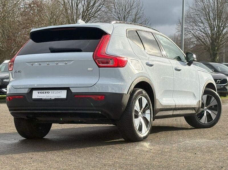 Gebraucht Volvo XC40 Plus 211 PS (155 kW) 2023 Cloud blue / solid SUV