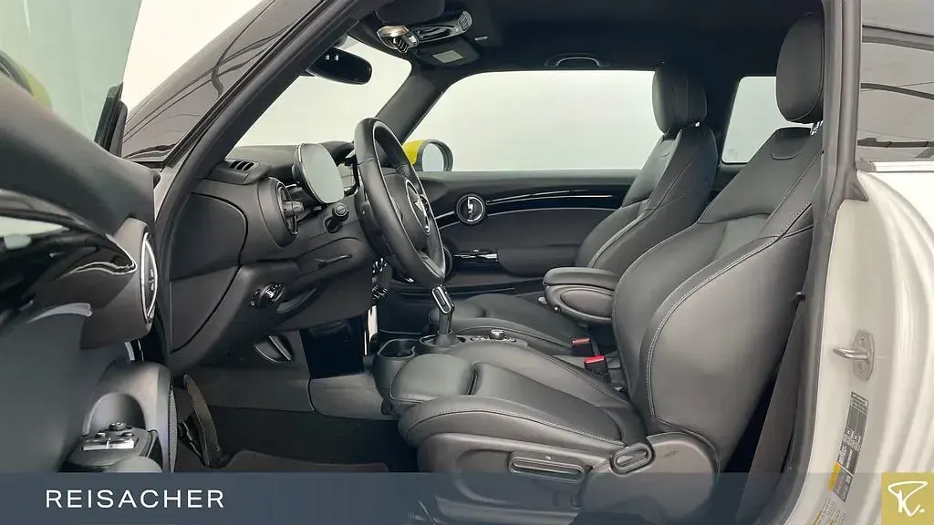 Gebraucht Mini Cooper SE 135 kW (184 PS) 2023 Weiß Kleinwagen