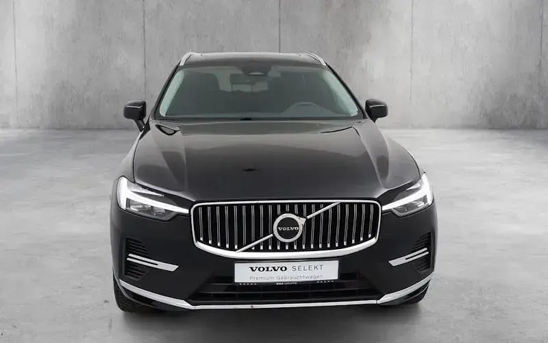 Używany Volvo XC60 Core 350 KM (257 kW) 2023 Czarny SUV