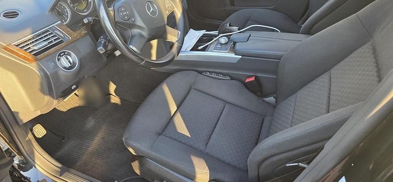 Second-hand Mercedes E250 2011 Negru Berlinǎ