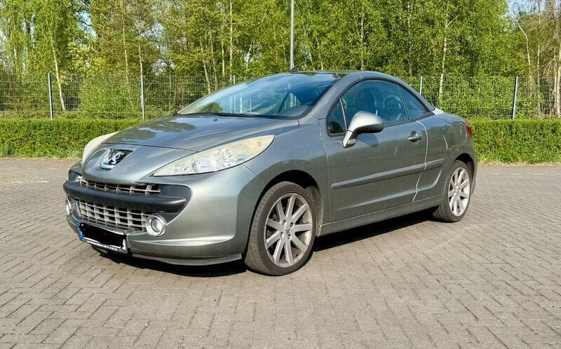 Grau Gebraucht 2008 Peugeot 207 CC Roland Garros Cabrio | 3.500 € (Fairer Preis) - Bild 1/4
