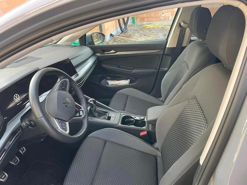 Gebraucht VW Golf VIII 110 PS (80 kW) 2023 Grau Kombi