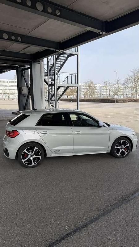 Gebraucht Audi A1 S-Line 207 PS (152 kW) 2025 Grau SUV