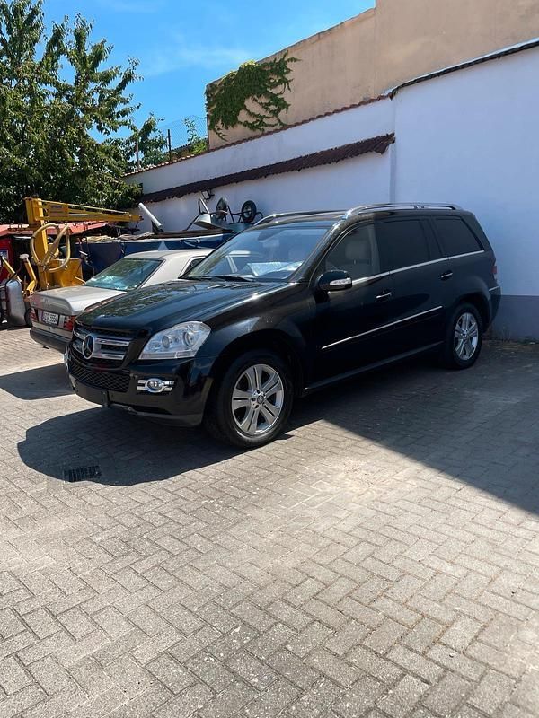 Schwarz Gebraucht 2008 Mercedes GL420 SUV | 11.900 € (Fairer Preis) - Bild 1/4