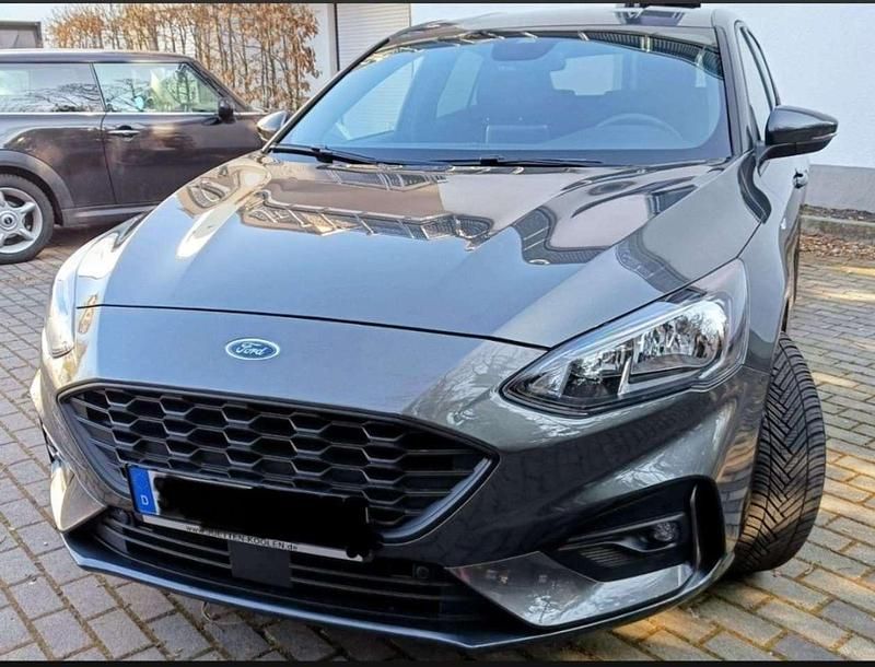 Gebraucht Ford Focus ST-Line 125 PS (91 kW) 2020 Grau Limousine