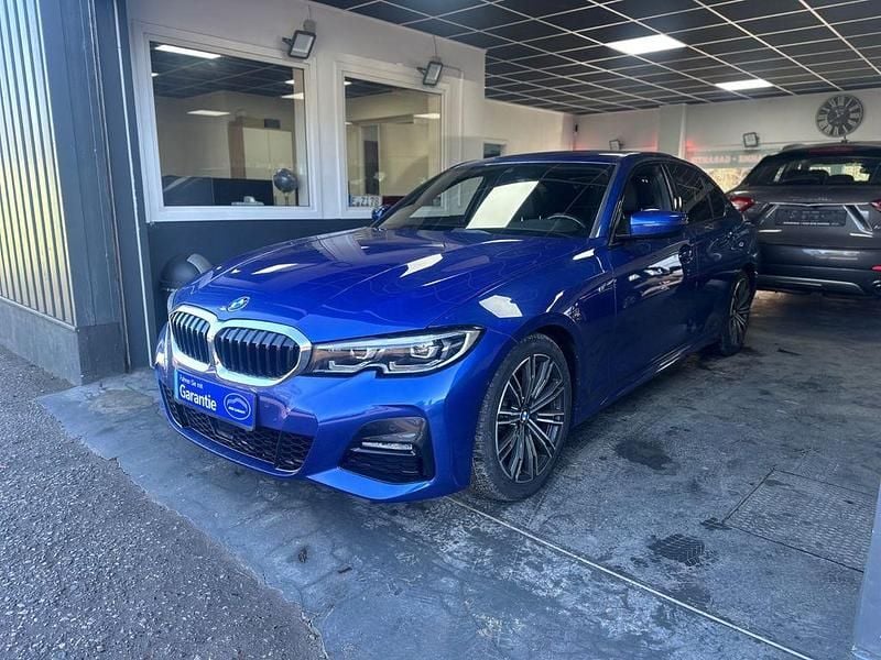 Blau Gebraucht 2019 BMW 320 M Sport Limousine | 31.000 € (Guter Preis) - Bild 1/4