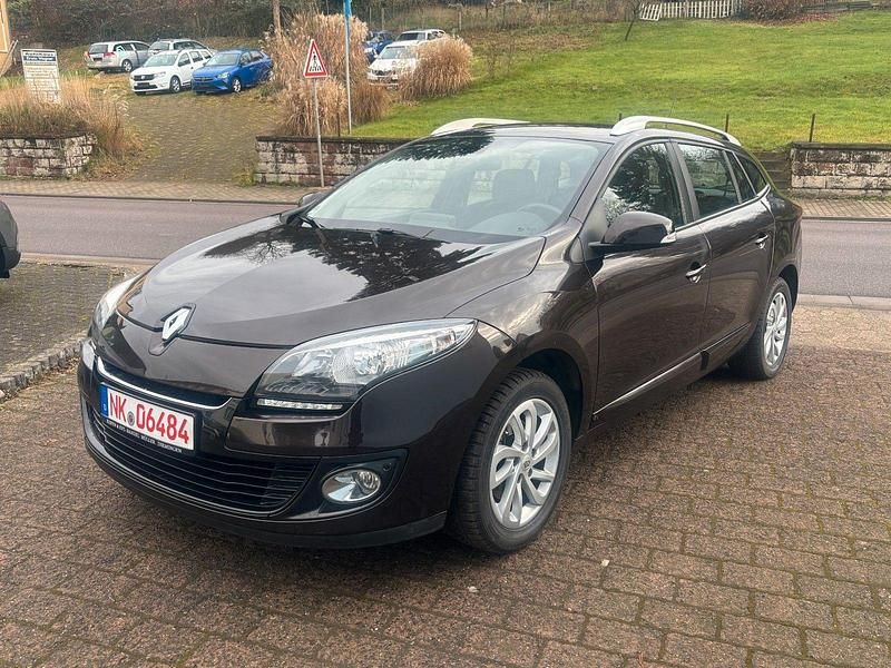 Braun Gebraucht 2014 Renault Mégane GrandTour Initiale Paris Kombi | 5.990 € (Fairer Preis) - Bild 1/4