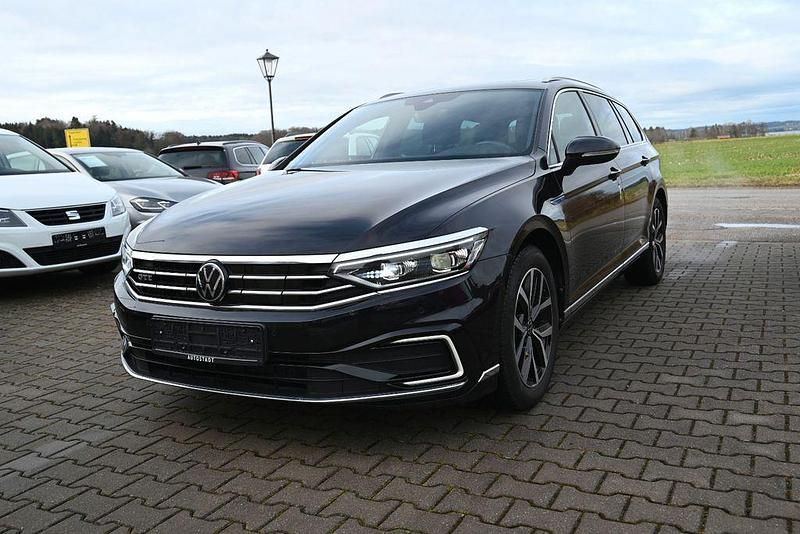 Schwarz Gebraucht 2021 VW Passat GTE Kombi | 25.999 € (Teuer) - Bild 1/4