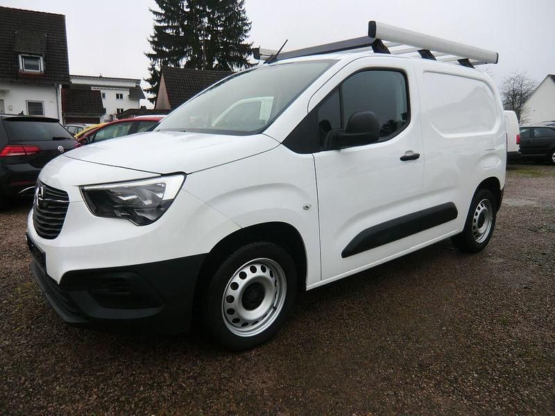 Gebraucht Opel Combo Selection 110 PS (80 kW) 2020 Weiß Van / Kleinbus