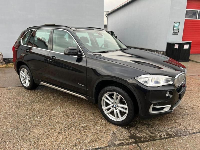 Schwarz Gebraucht 2015 BMW X5 Comfort Edition SUV | 18.600 € (Superpreis) - Bild 1/4