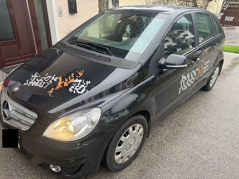 Gebraucht Mercedes B180 109 PS (80 kW) 2010 Schwarz Van / Kleinbus