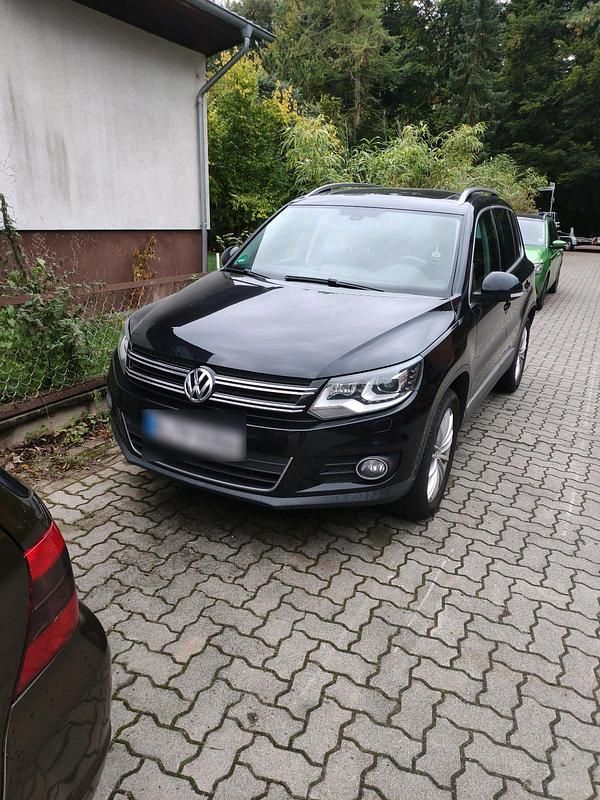 Schwarz Gebraucht 2011 VW Tiguan SUV | 10.400 € (Etwas zu teuer) - Bild 1/4