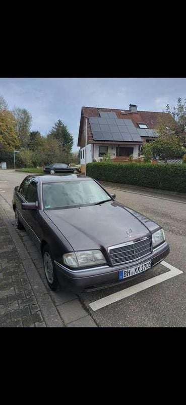 Andere außenfarben Gebraucht 1993 Mercedes C220 Elegance Limousine | 5.500 € - Bild 1/4