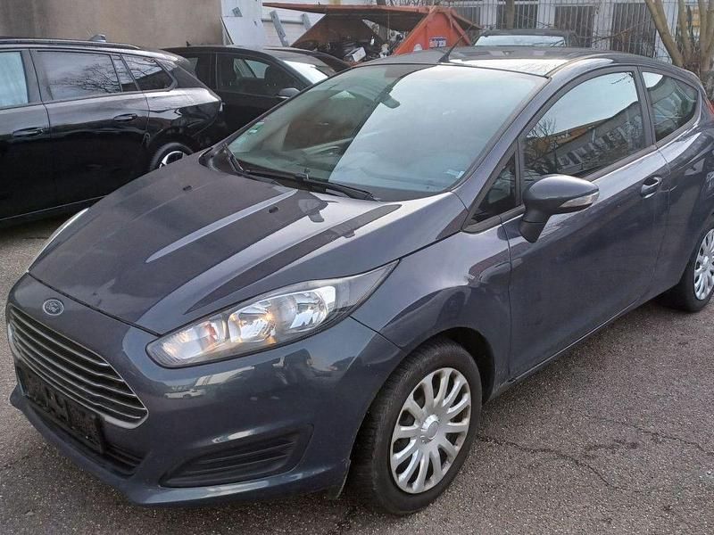 Gebraucht Ford Fiesta Trend 75 PS (55 kW) 2015 Grau Kleinwagen