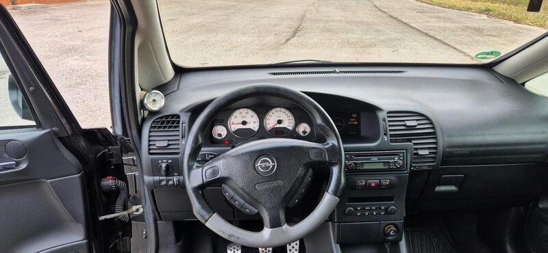 Schwarz Gebraucht 2004 Opel Zafira OPC Van / Kleinbus | 2.500 € (Fairer Preis) - Bild 1/4