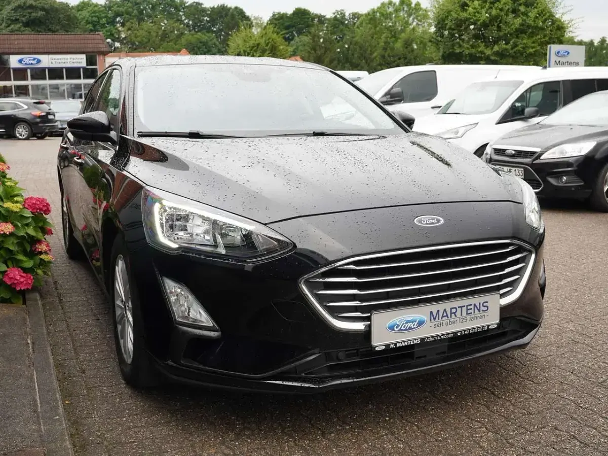 Gebraucht Ford Focus Titanium 125 PS (91 kW) 2022 Obsidianschwarz metallic Kleinwagen