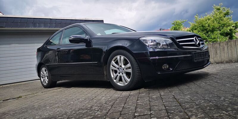 Schwarz Gebraucht 2010 Mercedes CLC180 Kleinwagen | 6.700 € (Guter Preis) - Bild 1/4