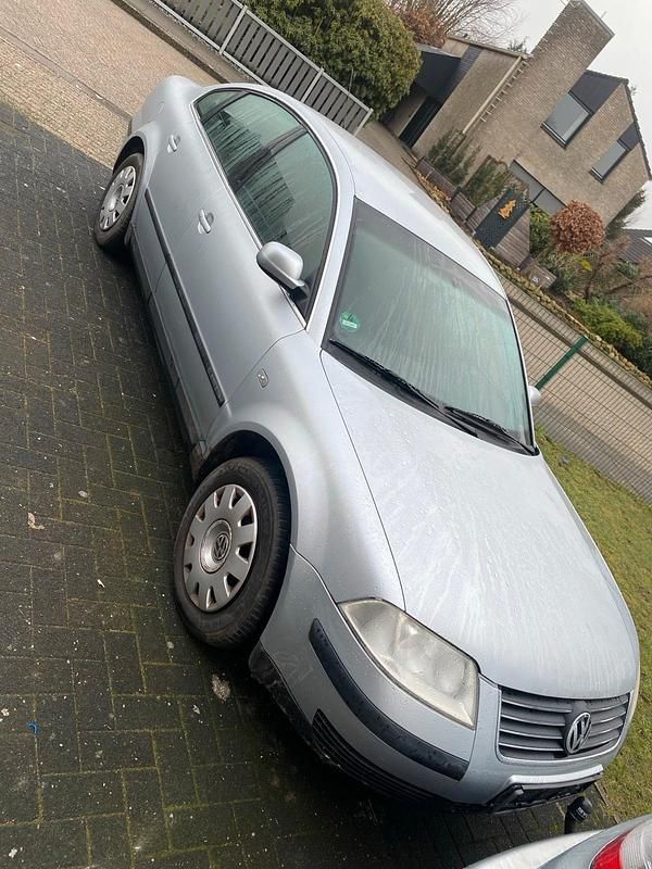 Gebraucht VW Passat 104 PS (76 kW) 2001 Silber Limousine