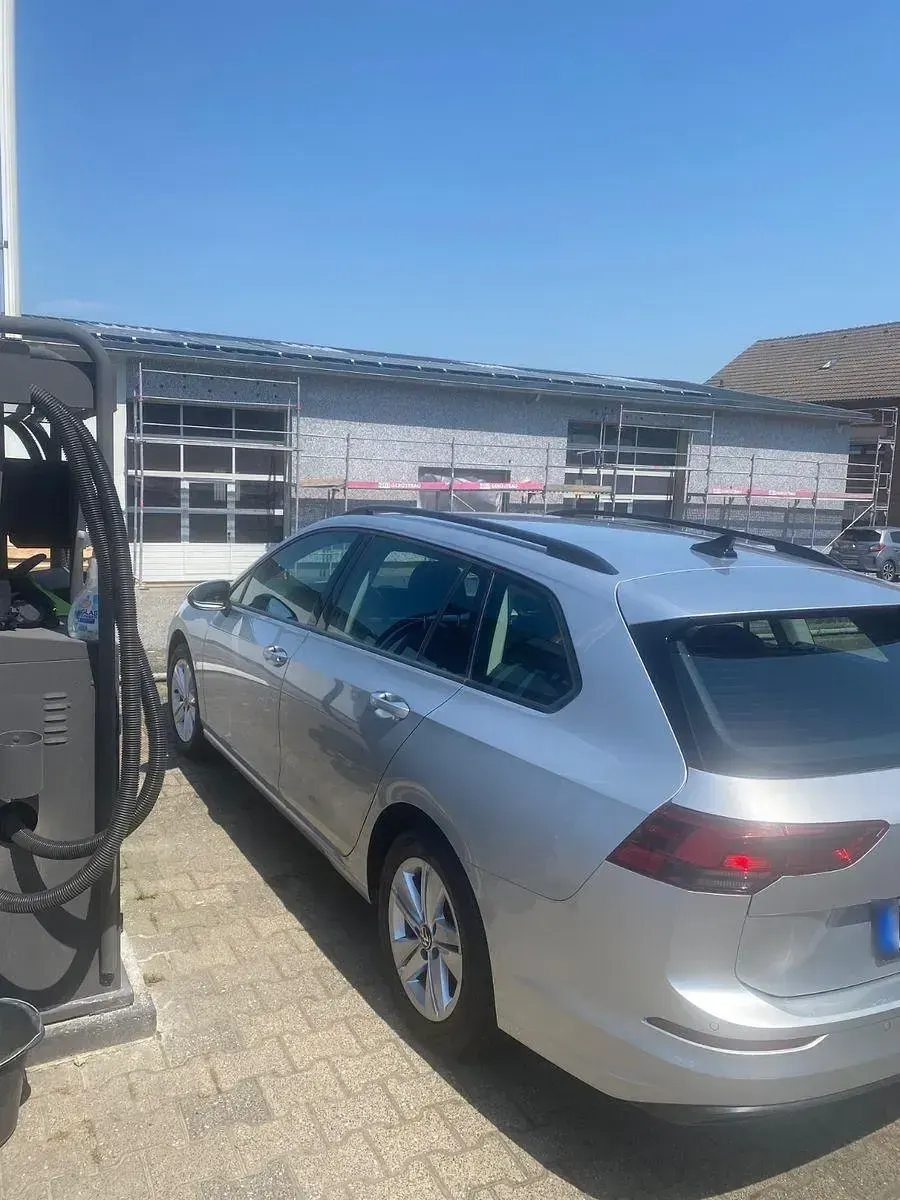 Gebraucht VW Golf VIII Life 131 PS (96 kW) 2022 Silber Kombi