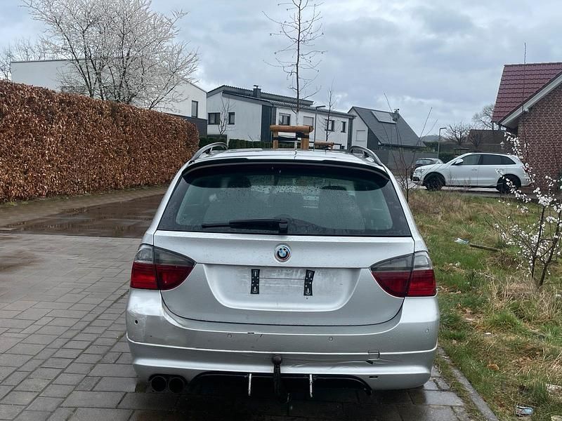 Gebraucht BMW 320 163 PS (119 kW) 2006 Kombi