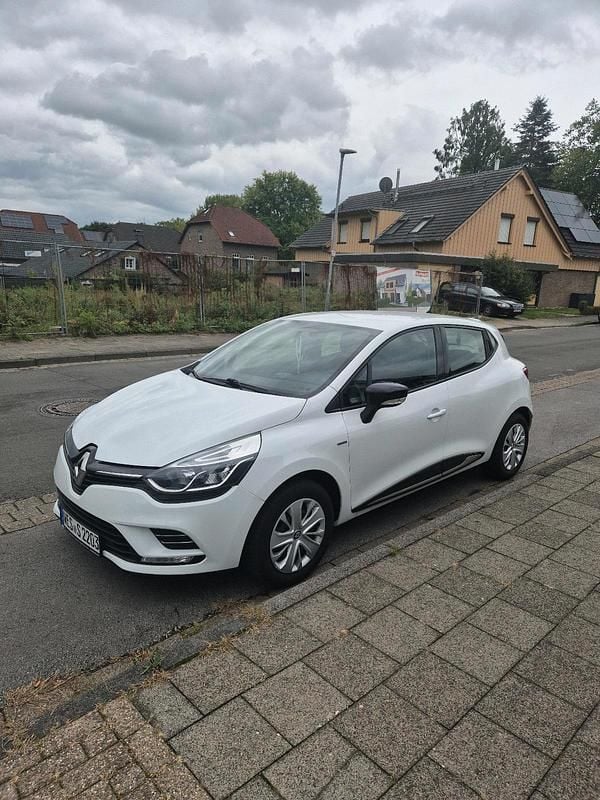 Weiß Gebraucht 2019 Renault Clio IV LIMITED Kleinwagen | 9.200 € (Etwas zu teuer) - Bild 1/4