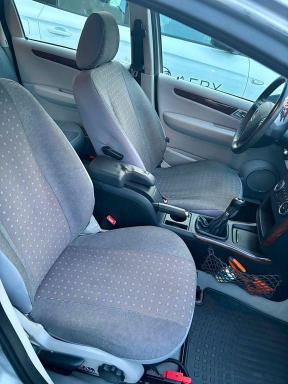 Gebraucht Mercedes A170 Elegance 116 PS (85 kW) 2004 Silber Van / Kleinbus