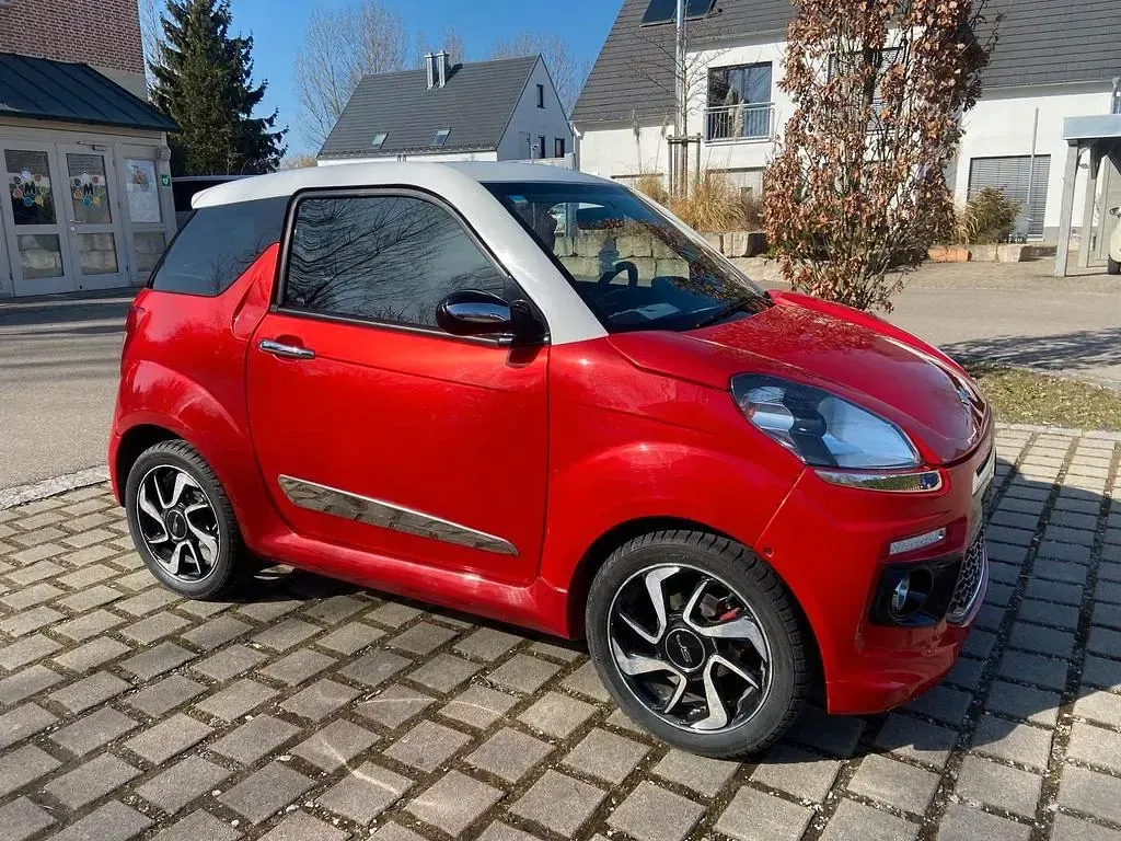 Second-hand Ligier JS50 2013 Roșu Hatchback