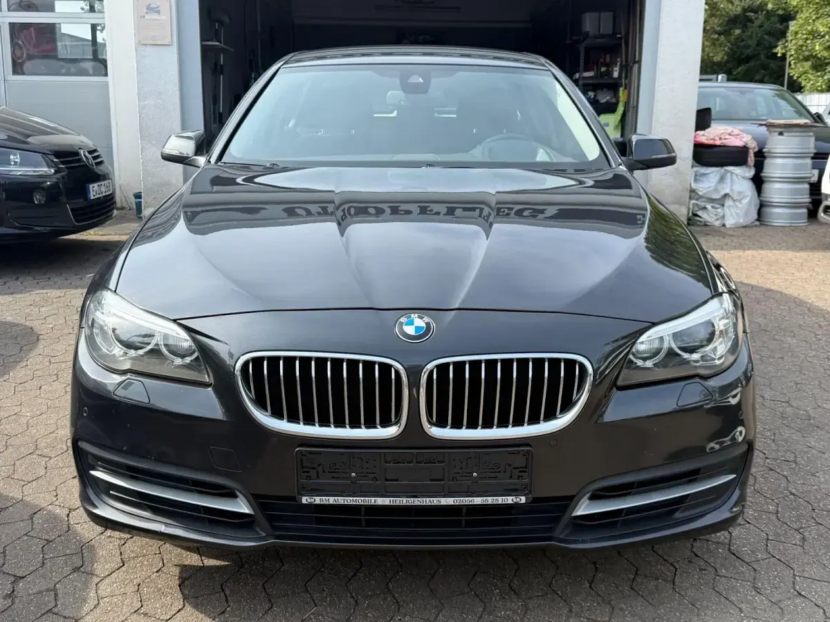 Gebraucht BMW 520 Sport Line 190 PS (139 kW) 2014 Grau Limousine