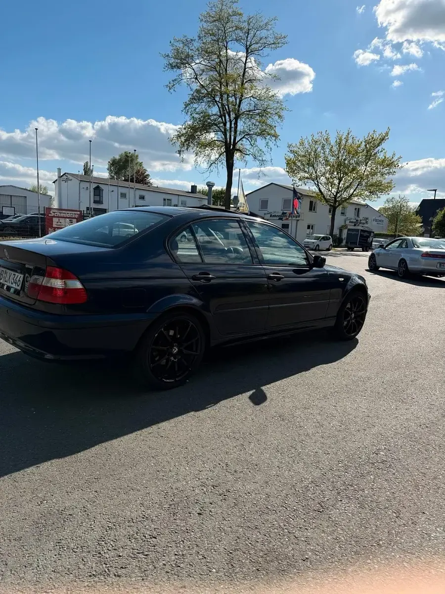 Brugt BMW 318 143 HK (105 kW) 2005 Blå Sedan