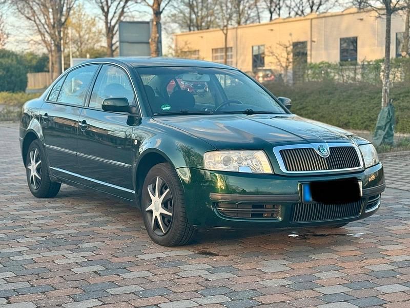 Second-hand Skoda Superb 2003 Verde Berlinǎ