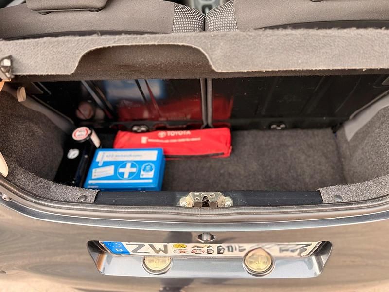 Gebraucht Toyota Aygo Cool 68 PS (50 kW) 2010 Grau Kleinwagen