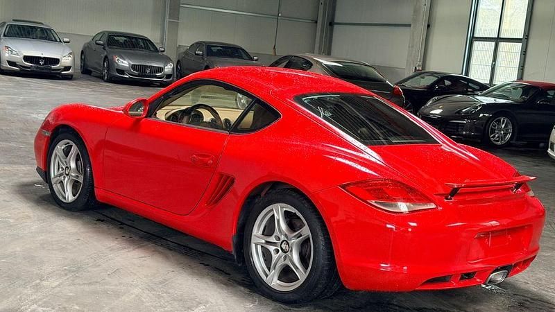 Gebraucht Porsche Cayman 265 PS (194 kW) 2011 Rot Coupé