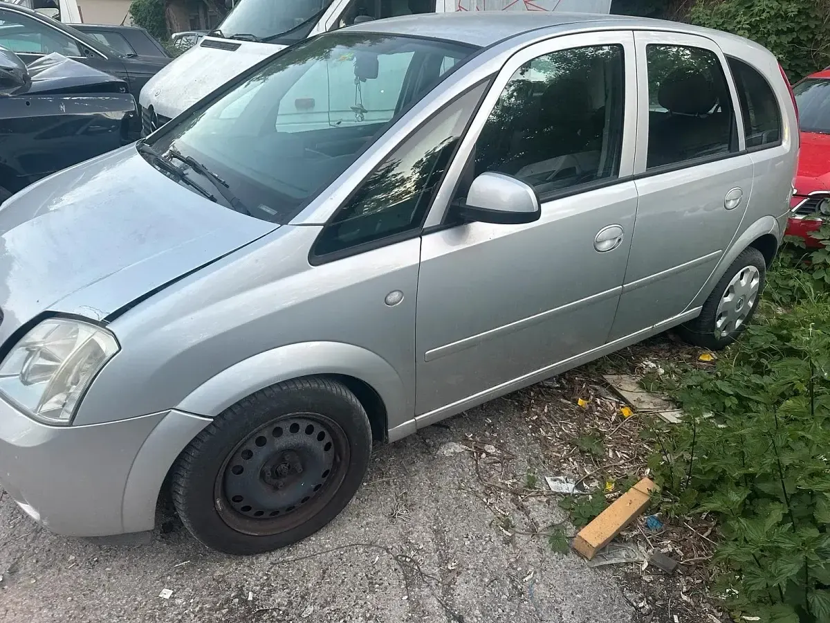 Gebraucht Opel Meriva 101 PS (74 kW) 2005 Silber Van / Kleinbus