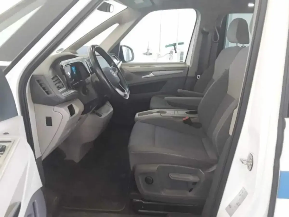 Gebraucht VW Multivan Life 218 PS (160 kW) 2022 Weiß Van / Kleinbus