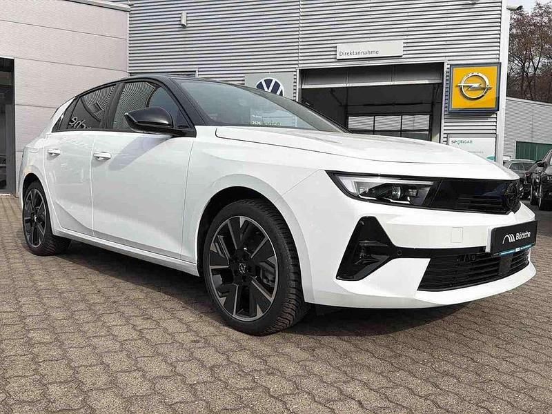 Nouă Opel Astra 114 kW (156 CP) 2026 Alb Berlinǎ