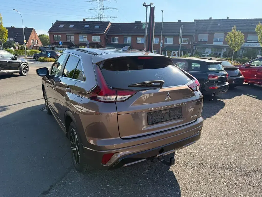 Gebraucht Mitsubishi Eclipse Cross Plus 188 PS (138 kW) 2022 Braun SUV