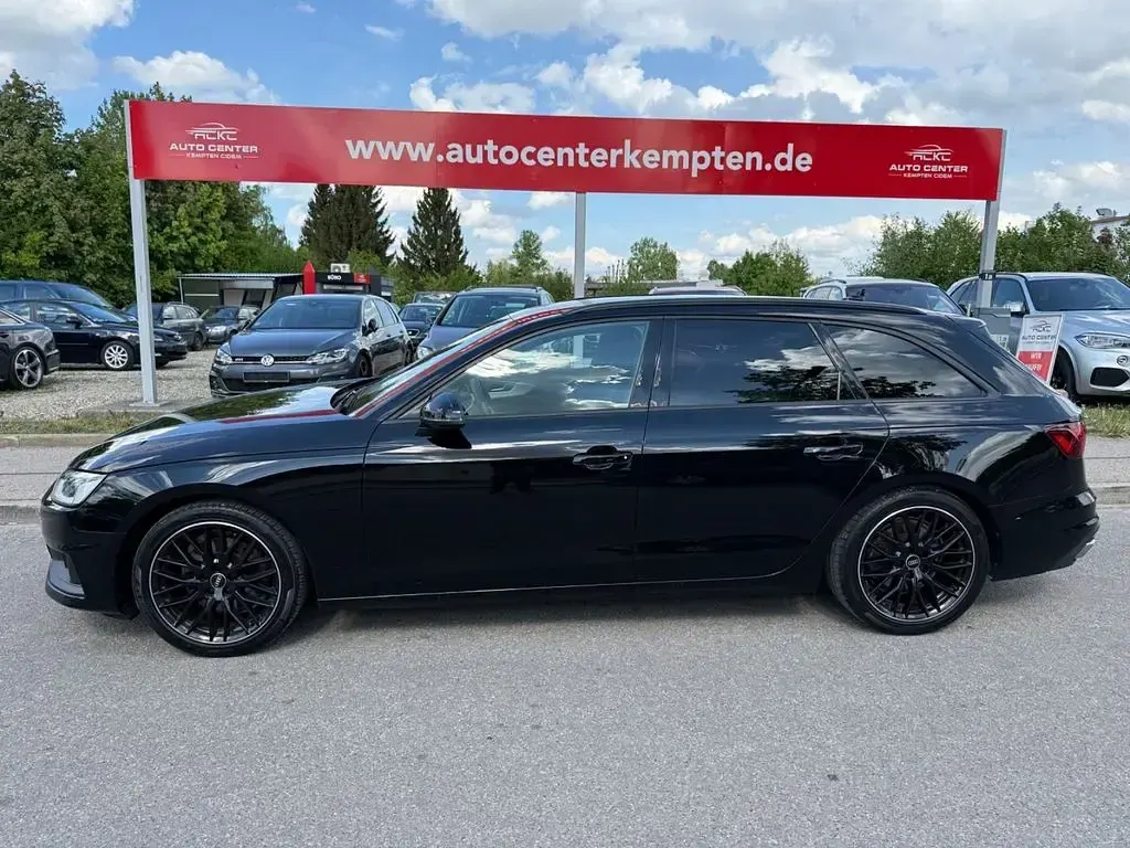 Gebraucht Audi A4 Ambiente 163 PS (119 kW) 2022 Schwarz Kombi