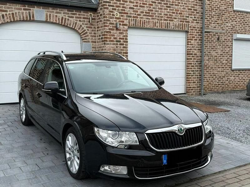 Gebraucht Skoda Superb 170 PS (125 kW) 2013 Schwarz Kombi