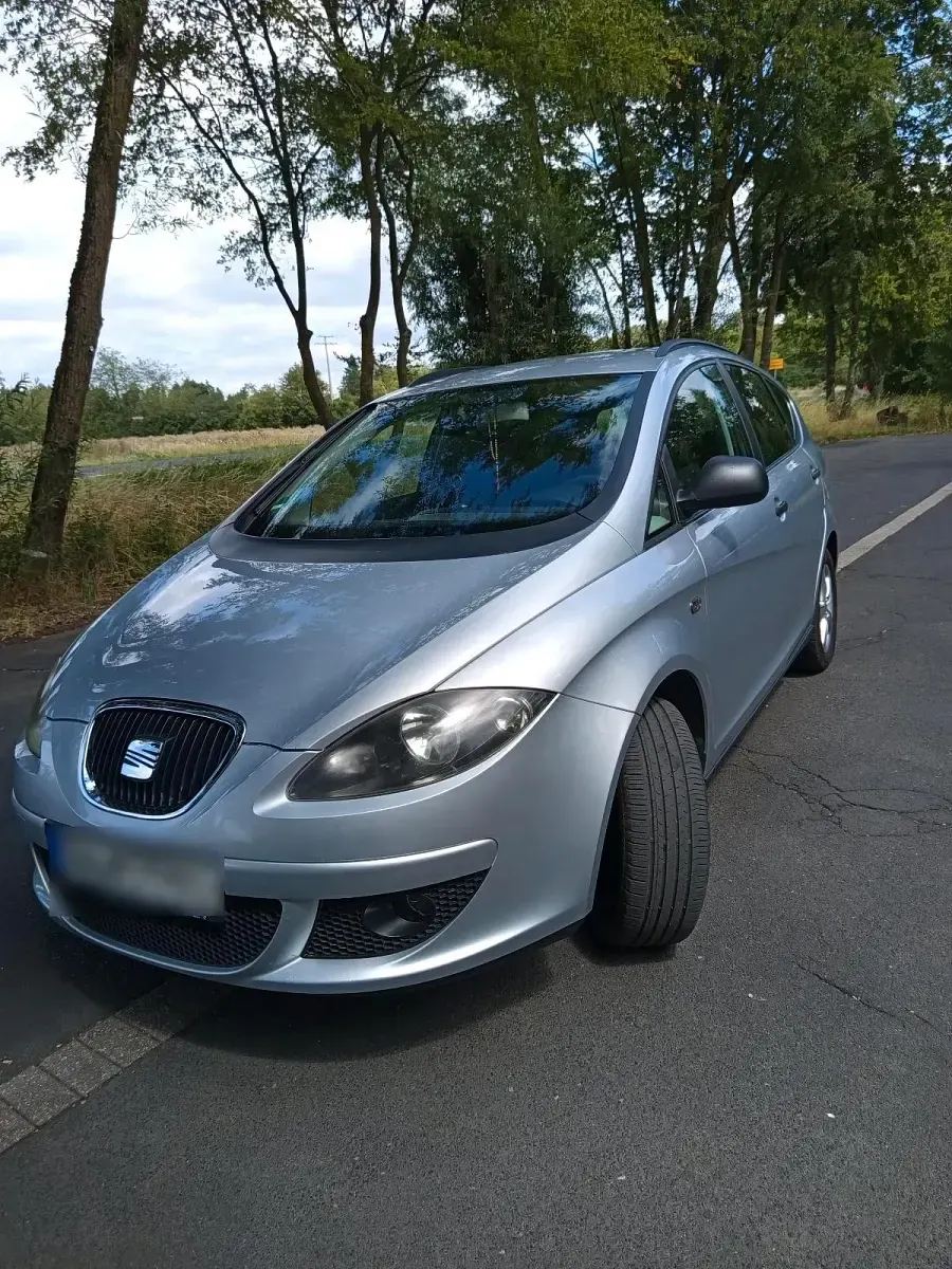 Gebraucht Seat Altea XL 125 PS (91 kW) 2009 Silber Van / Kleinbus
