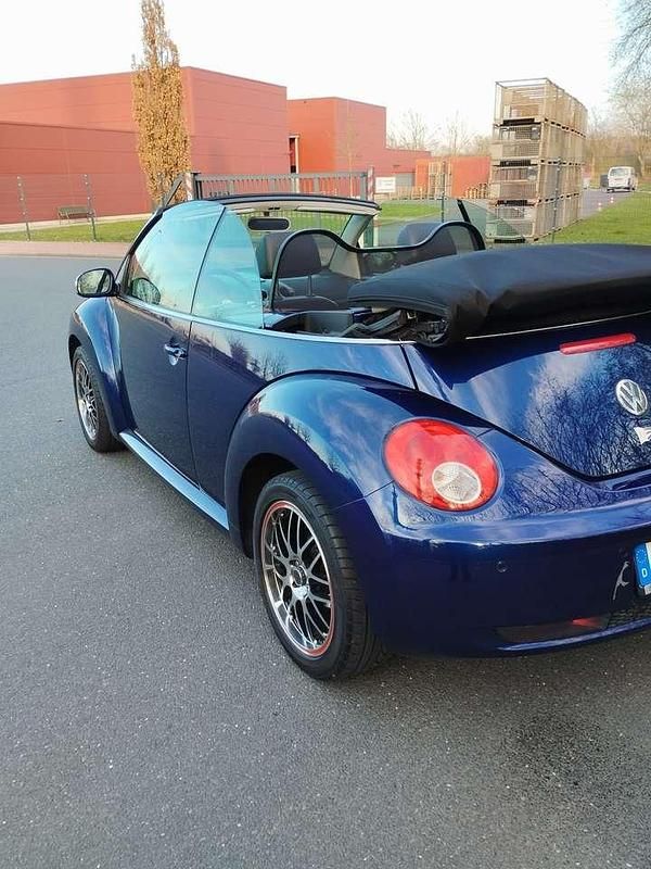 Gebraucht VW New Beetle Cabriolet 102 PS (75 kW) 2006 Blau Cabrio