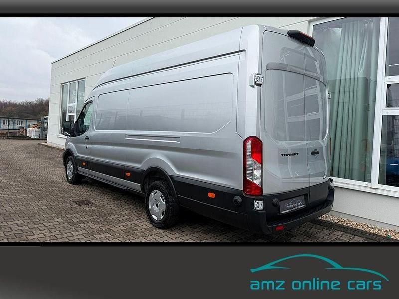 Neu Ford Transit Trend 165 PS (121 kW) 2025 Silber
