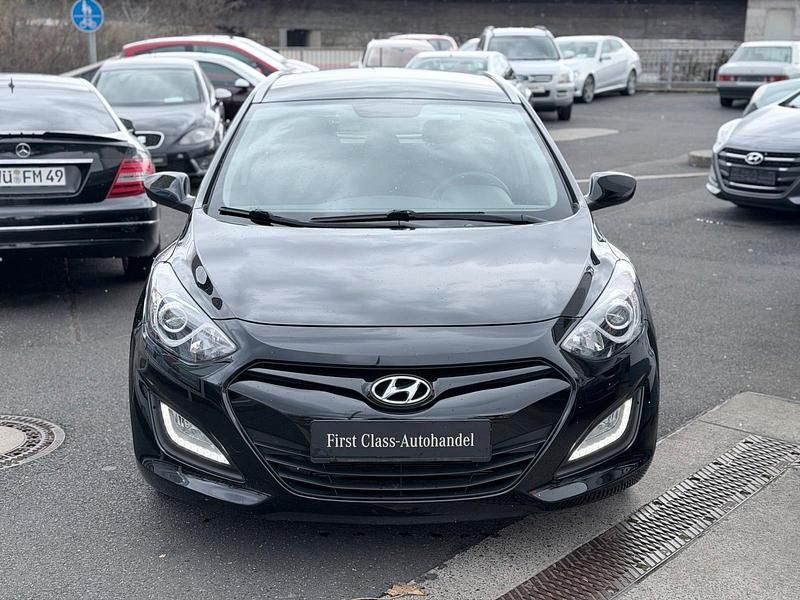 Gebraucht Hyundai i30 99 PS (72 kW) 2013 Schwarz Kombi