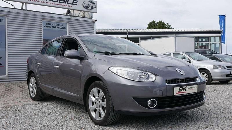 Grau Gebraucht 2011 Renault Fluence Limousine | 7.990 € (Teuer) - Bild 1/4