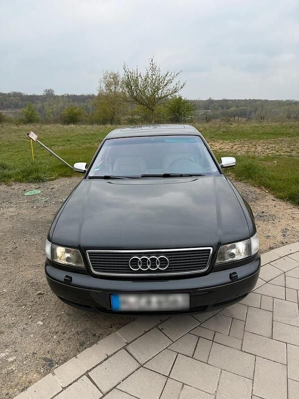 Second-hand Audi A8 230 CP (169 kW) 1995 Negru Berlinǎ