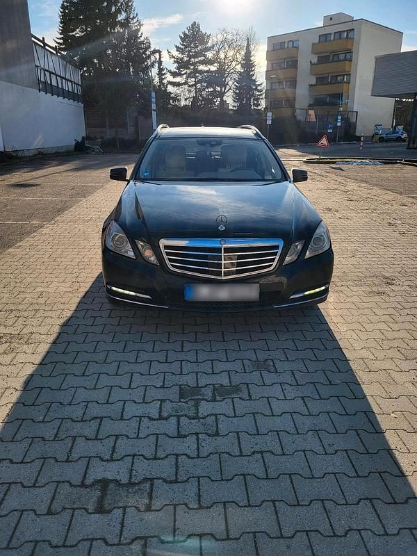 Gebraucht Mercedes E350 231 PS (169 kW) 2010 Schwarz Kombi